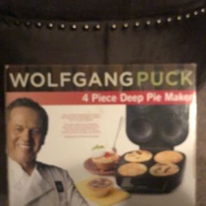 Wolfgang Puck 4 Piece Deep Pie Maker.  New in box.  Never used.
